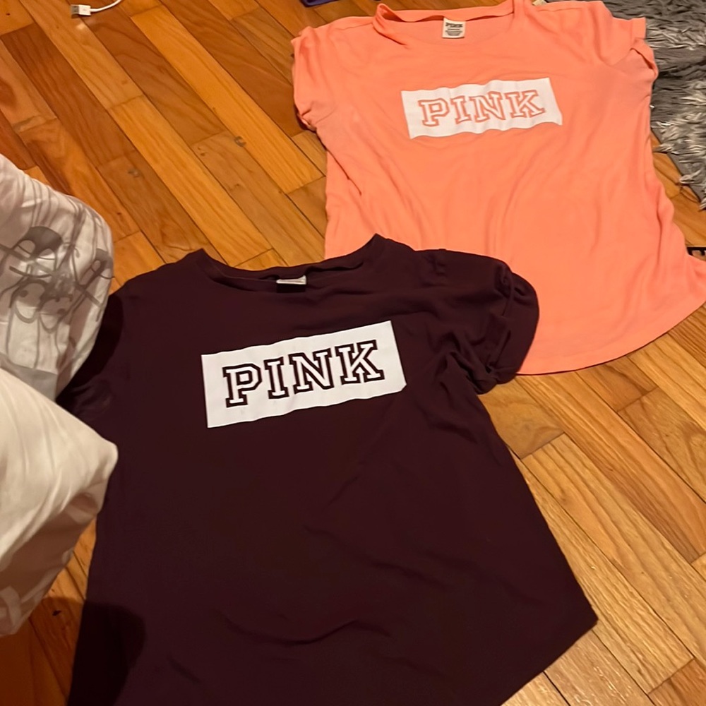 2 Pink shirts 2 for 8$